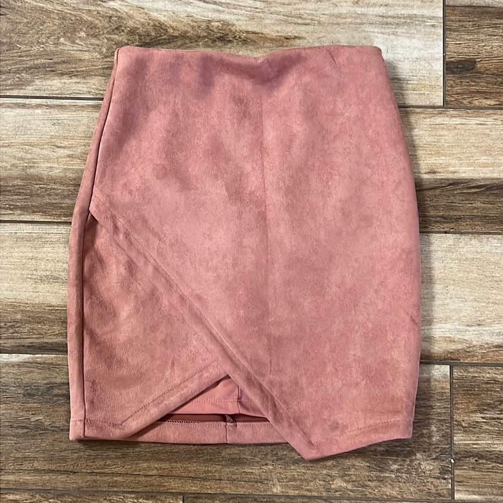 Seek the label pink faux suede mini skirt - Picture 2 of 5